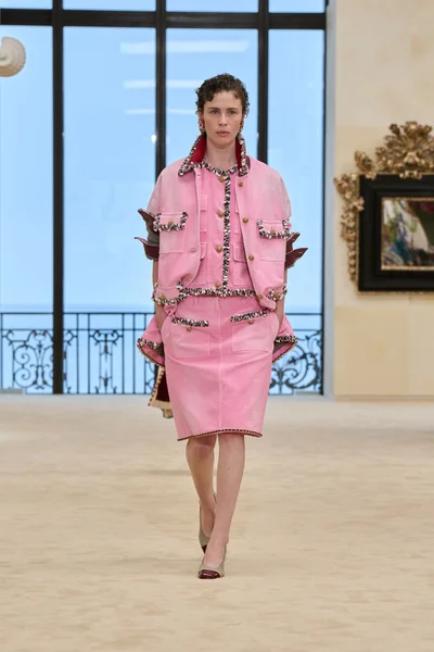 Look 19